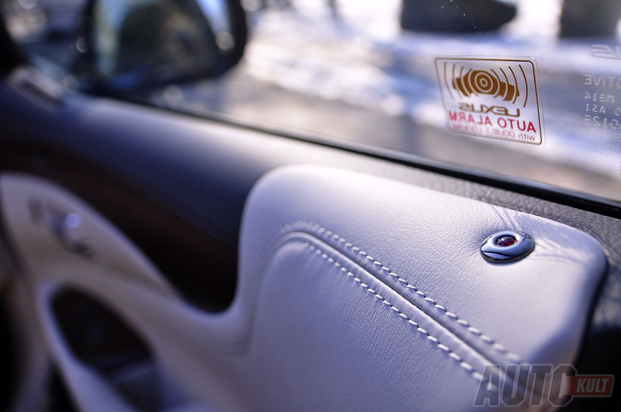 Lexus LS460 (Fot. Marcin Pogorzelski)