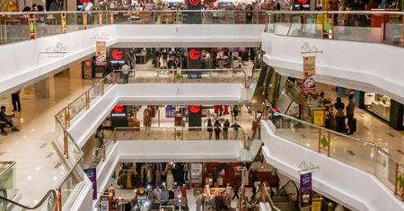 Covidowe luzowanie: wszędzie więcej klientów. Ale jak liczyć zaszczepionych?