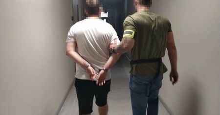 Miał obrzucić kamieniami budynek Urzędu Skarbowego. Został zatrzymany
