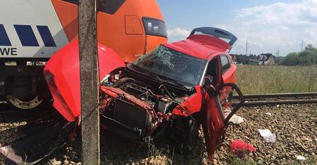 Z KRAJU: Tragedia w trakcie egzaminu na prawo jazdy. 18-latka wjechała pod pociąg