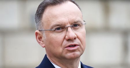 Pigułka "dzień po" dzieli Polaków. Wielu zgadza się z prezydentem