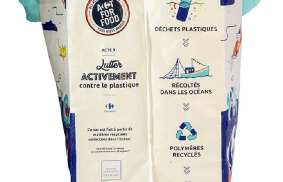 Carrefour przerabia odpady z oceanów na torby