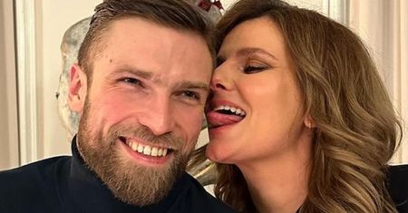 Andrzej Wrona ZGOLIŁ swoją długą brodę i zaprezentował NOWE oblicze. Fani komentują: "Sam wąs jest nie do przyjęcia"