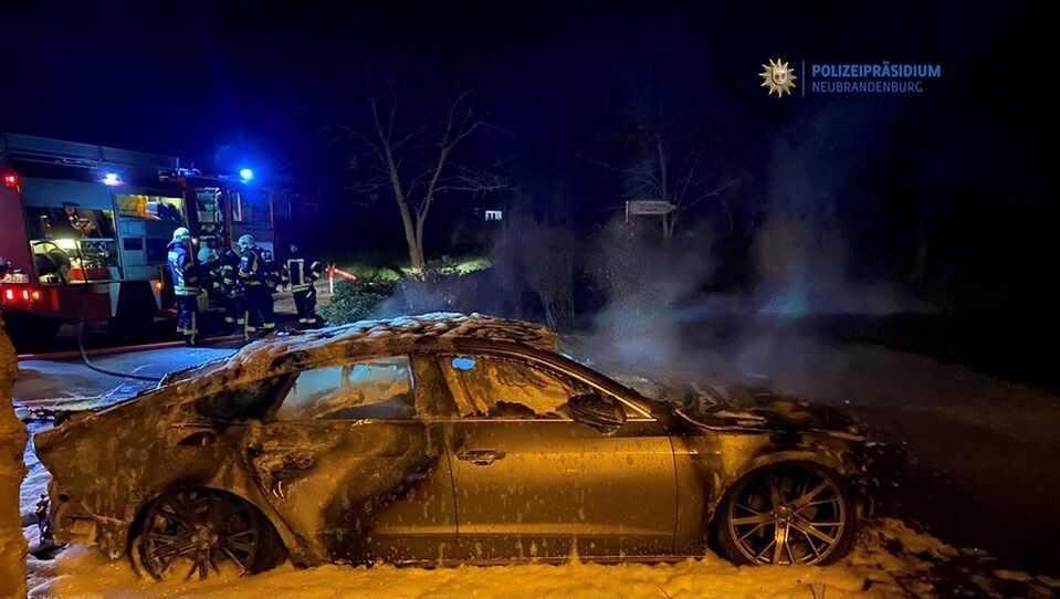 Niemcy: swastyka na spalonym samochodzie z Polski. Motyw narodowościowy?