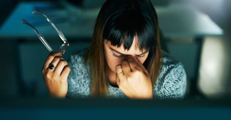 Millenialsi i pokolenie Z są wypaleni zawodowo. Twierdzą, że pracodawcy to ignorują