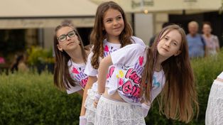 Budzenie Sienkiewki w rytmie K-pop. Wspaniałe pokazy tancerzy ze Szkoły Tańca Cha-Cha w Kielcach. Zobacz zdjęcia