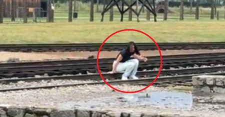 Skandaliczne nagranie. Pozowała do zdjęć przy Auschwitz