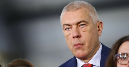 Giertych przeprasza. Wcześniej nazwał go "skończonym nieukiem"