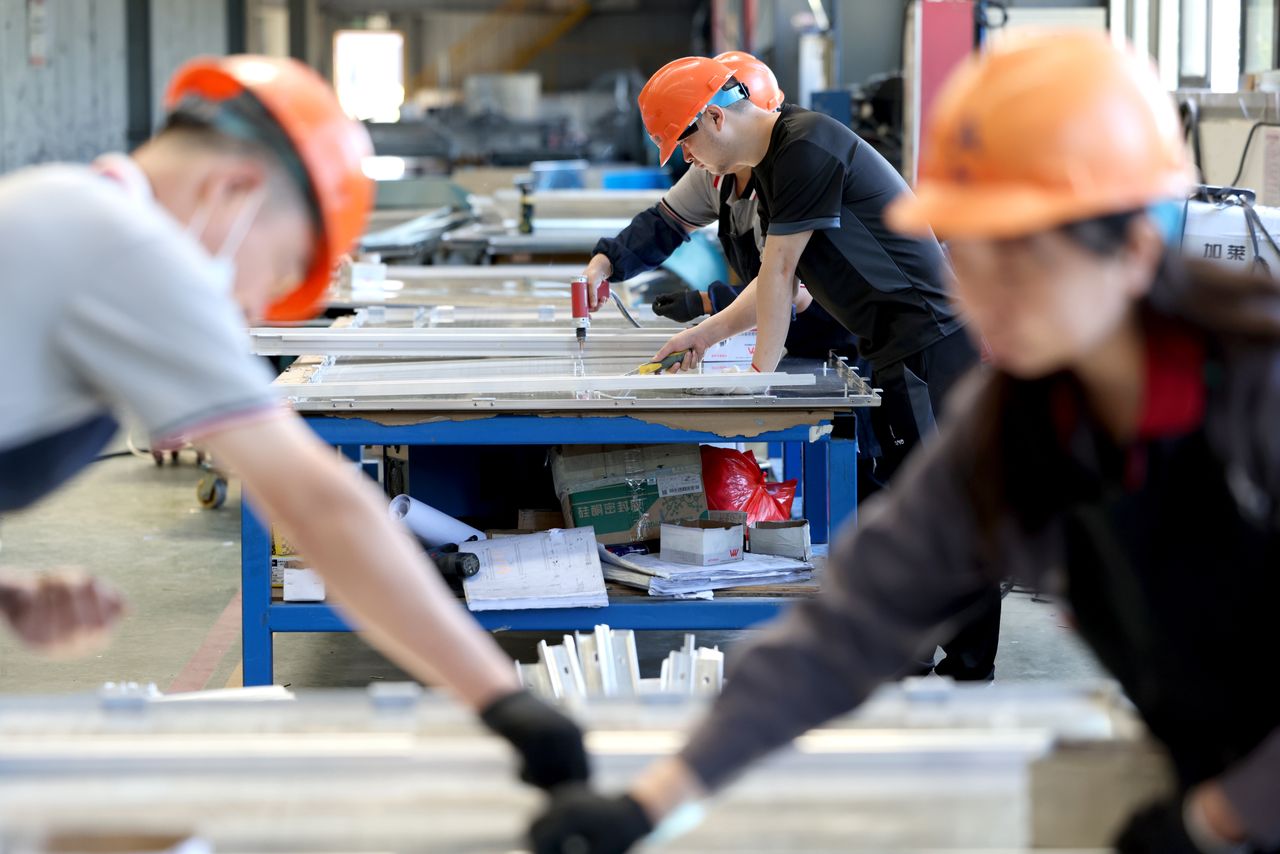 Eurozone industrial surge: Capital goods lead 3.2% growth