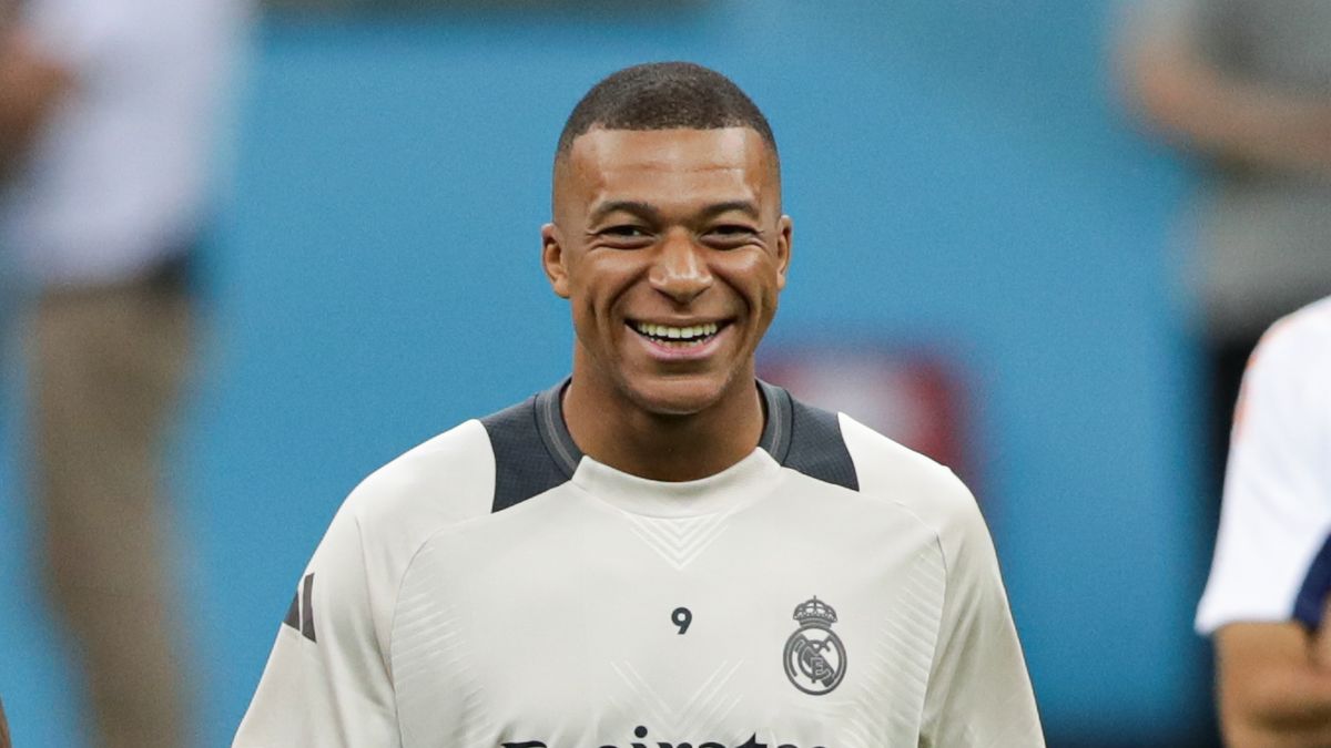 WARSAW, POLAND - 2024/08/13: Kylian Mbappe of Real Madrid seen in action during the training session UEFA SUPER CUP Final 24 Real Madryt - Atalanta Bergamo at National Stadium. (Photo by Grzegorz Wajda/SOPA Images/LightRocket via Getty Images)