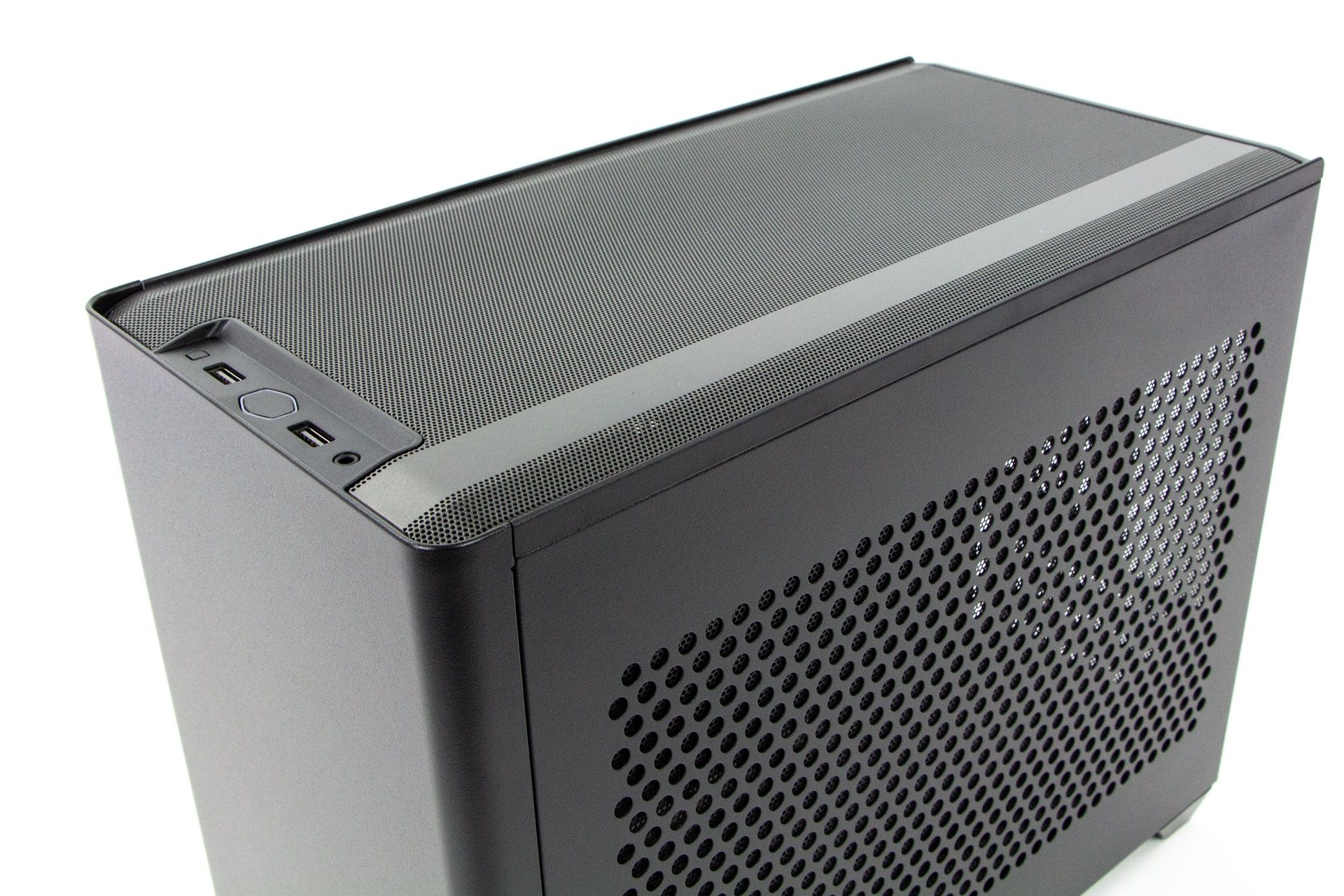 Cooler Master MasterBox NR200P
