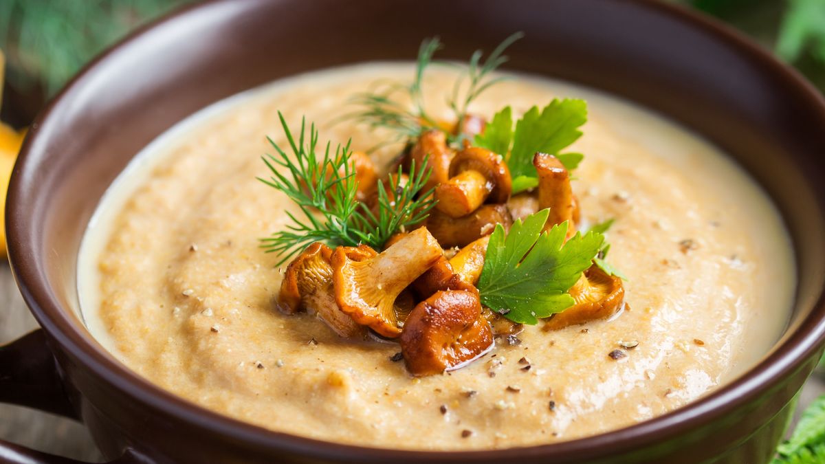 Krem z kurek zachwyci wszystkich przy stole