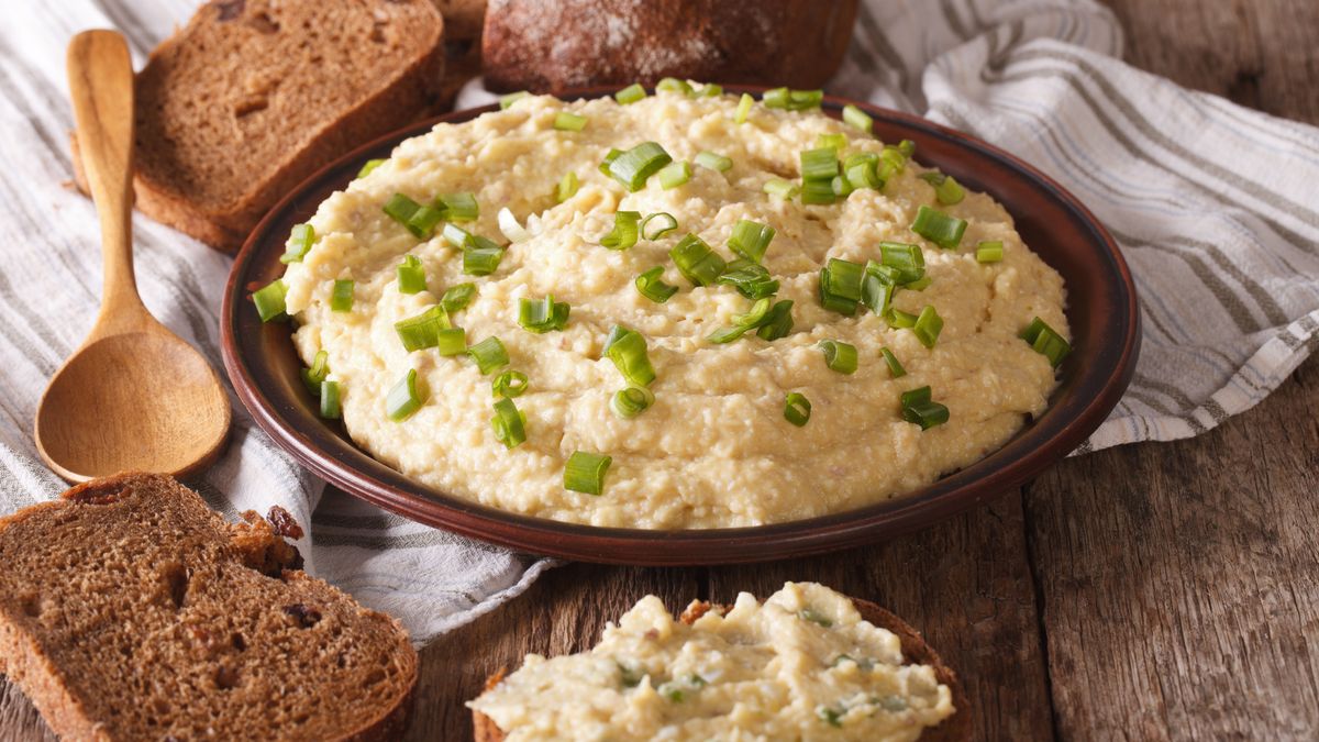 Pasta śledziowa idealnie nada się na kanapkę