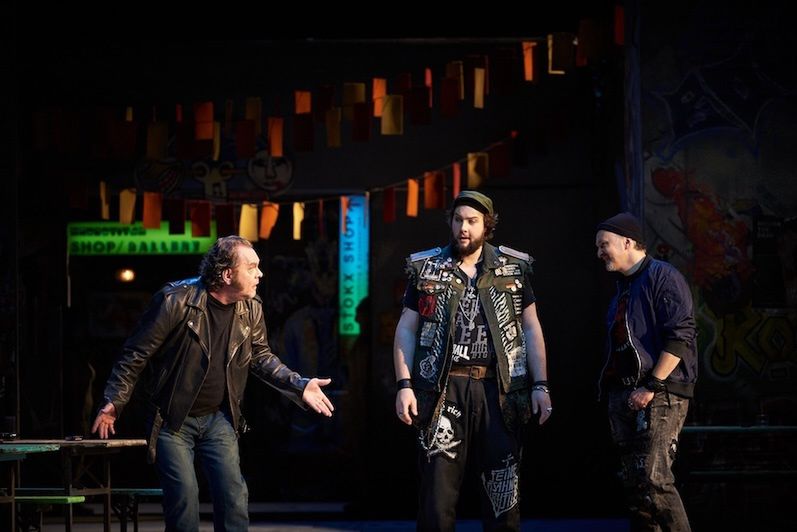 Michael Volle (Sir John Falstaff), Jan Martiník (Pistola), Stephan Rügamer (Bardolfo)
 © Matthias Baus/ Staatsoper Berlin