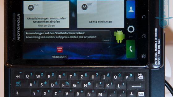 Motorola Milestone 2 i Motorola Defy na zdjęciach "na żywo" 1