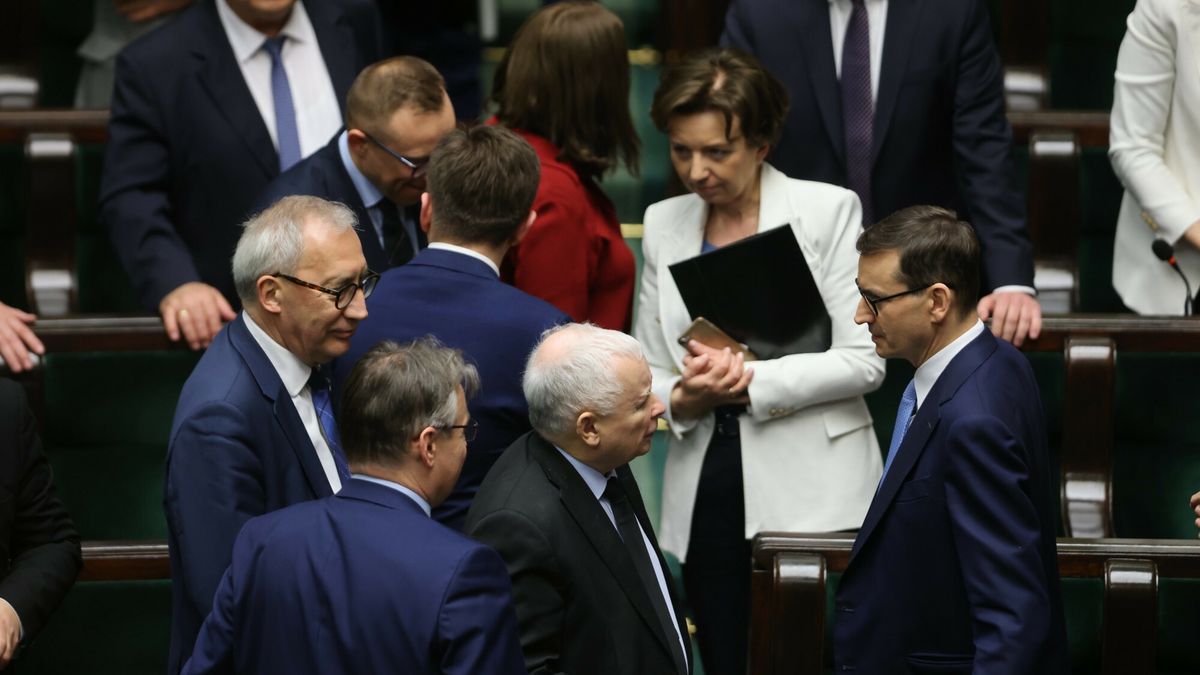 52. posiedzenie Sejmu IX kadencji
13.04.2022 Warszawa Sejm 52. posiedzenie Sejmu IX kadencji  Fot. Andrzej Iwanczuk/REPORTER
n/z: Stanislaw Szwed, Arkadiusz Mularczyk, Mateusz Morawiecki, Jaroslaw Kaczynski, , Marlena Malag
Andrzej Iwanczuk/REPORTER