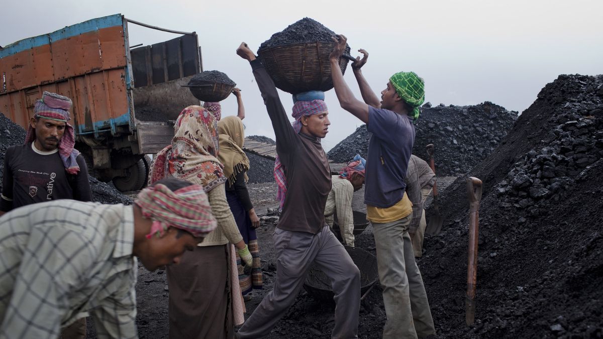 Indie ogromnie zwiększyły wolumen zamówień rosyjskiego węgla i ropy