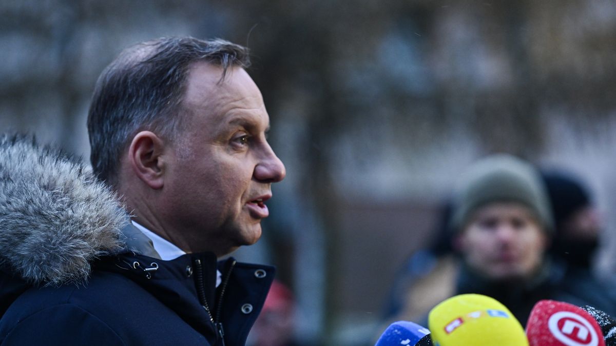 Rosyjscy komicy rozmawiali z prezydentem Andrzejem Dudą, podszywając się pod prezydenta Francji