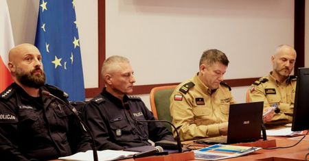 Legnica: Dyrektorzy rozmawiali ze służbami o reagowaniu na zagrożenia