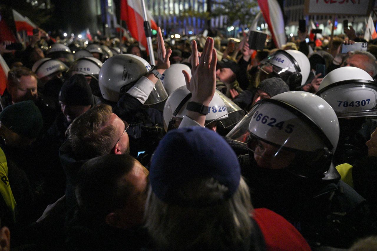 Chaos wokół Trybunału. Znany konstytucjonalista wskazuje winnych