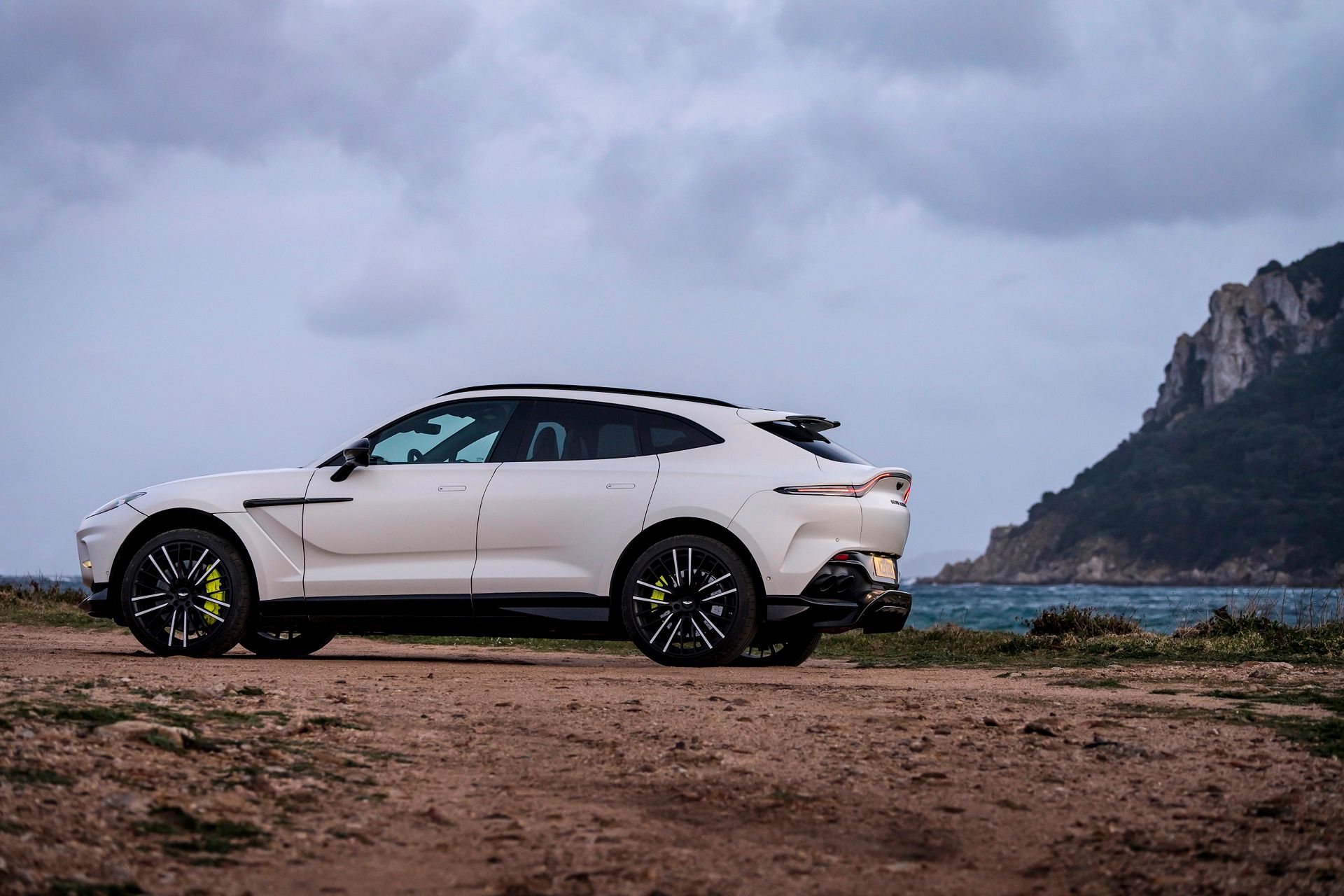 Aston Martin DBX707 (2022)