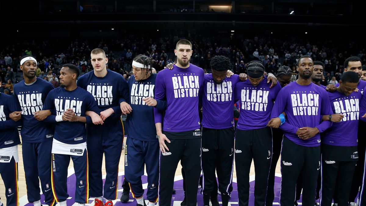 Denver Nuggets v Sacramento KingsSACRAMENTO, CALIFORNIA - FEBRUARY 24: Alex Len (C) #25 of Ukraine and the Sacramento Kings is joined by his teammates and the Denver Nuggets in a moment of silence before their game at Golden 1 Center on February 24, 2022 in Sacramento, California. NOTE TO USER: User expressly acknowledges and agrees that, by downloading and/or using this photograph, User is consenting to the terms and conditions of the Getty Images License Agreement. (Photo by Lachlan Cunningham/Getty Images)Lachlan Cunninghambasketball, bestof, topix