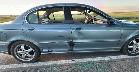 Pościg za Jaguarem w gminie Trzeszczany. 61-latek uderzył w radiowóz, trafił do aresztu