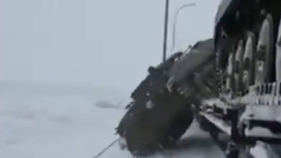 Rosyjski czołg wypadł z pociągu