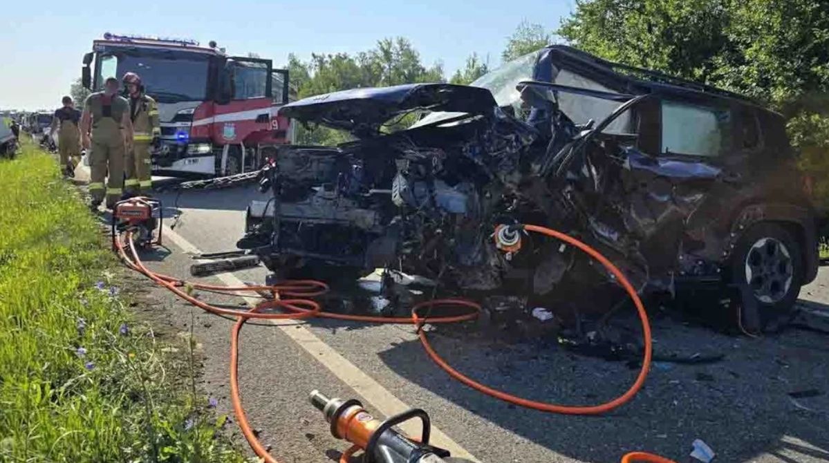 Pawłowice: Koszmarny wypadek. Jedna osoba nie żyje, druga walczy o życie