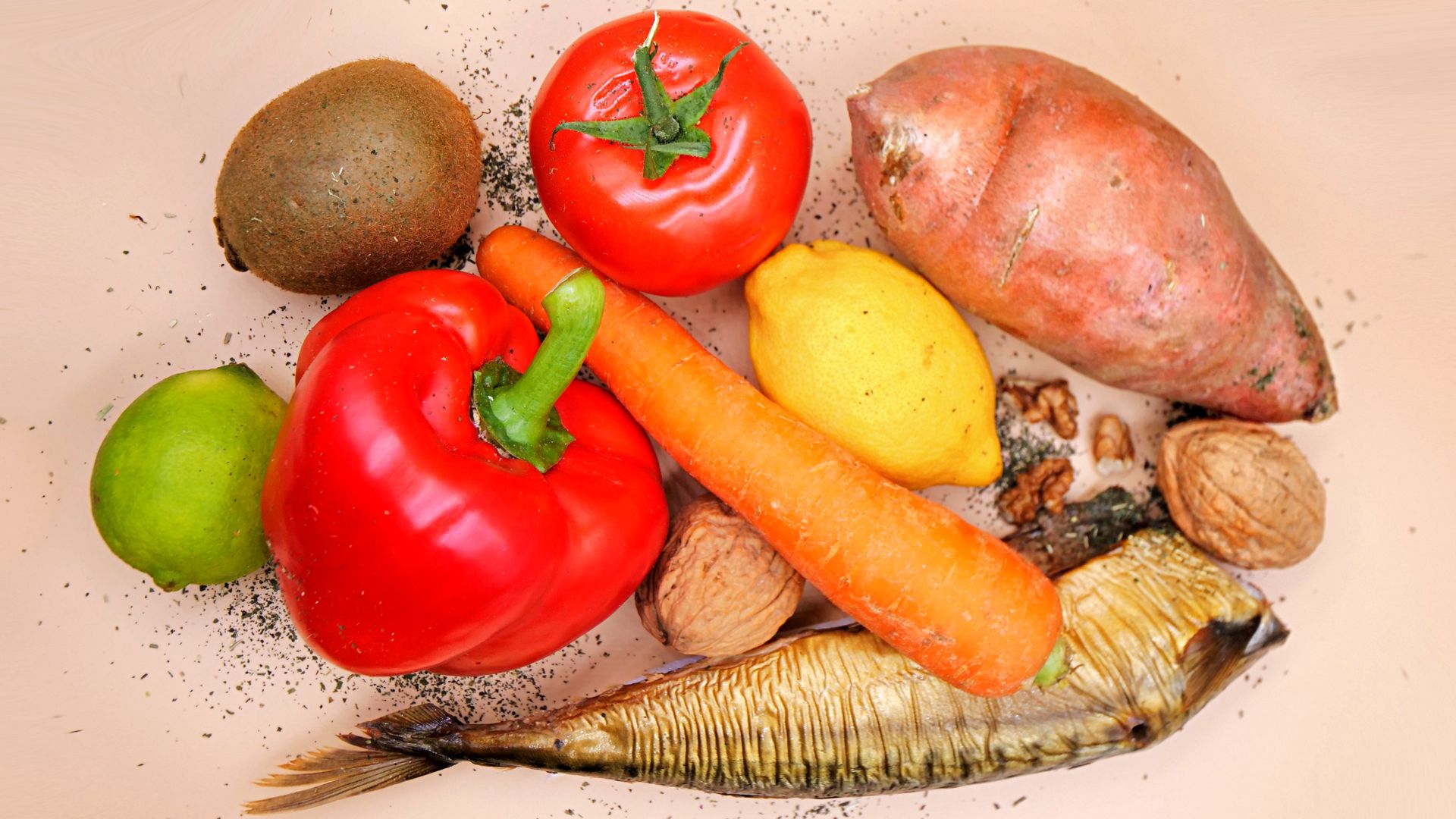 Ochrona przed słońcem jest kluczowa, aby zapobiegać uszkodzeniom skóry, starzeniu się oraz ryzyku zachorowania na raka skóry. 