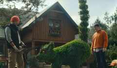 Górski i Cieślak spierają się o żywopłot w reklamie Orange na kartę (wideo)