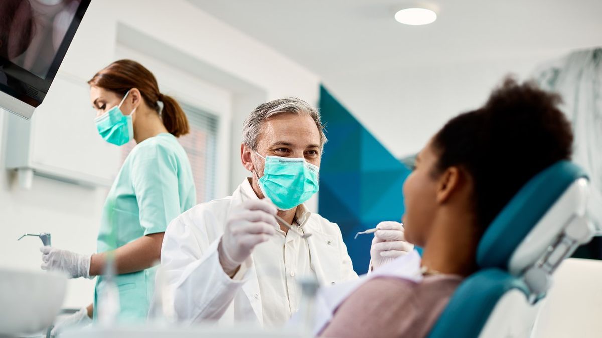 Endodoncja jest działem stomatologii, który zajmuje się zajmuje się rozpoznaniem oraz leczeniem chorób miazgi oraz tkanek okołowierzchołkowych.