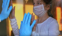 Młodzi bardziej niż starsi wyczuleni na pandemię