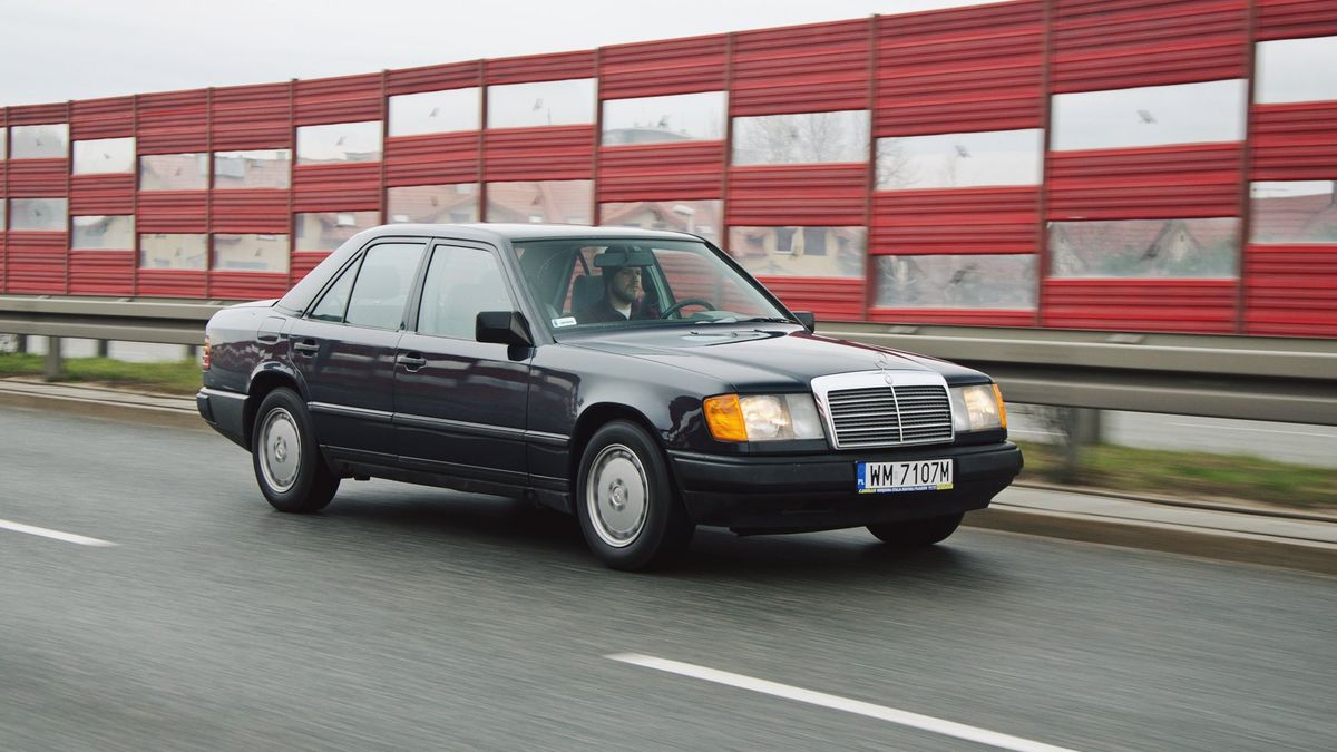 Na liście znalazł się też Mercedes W124.