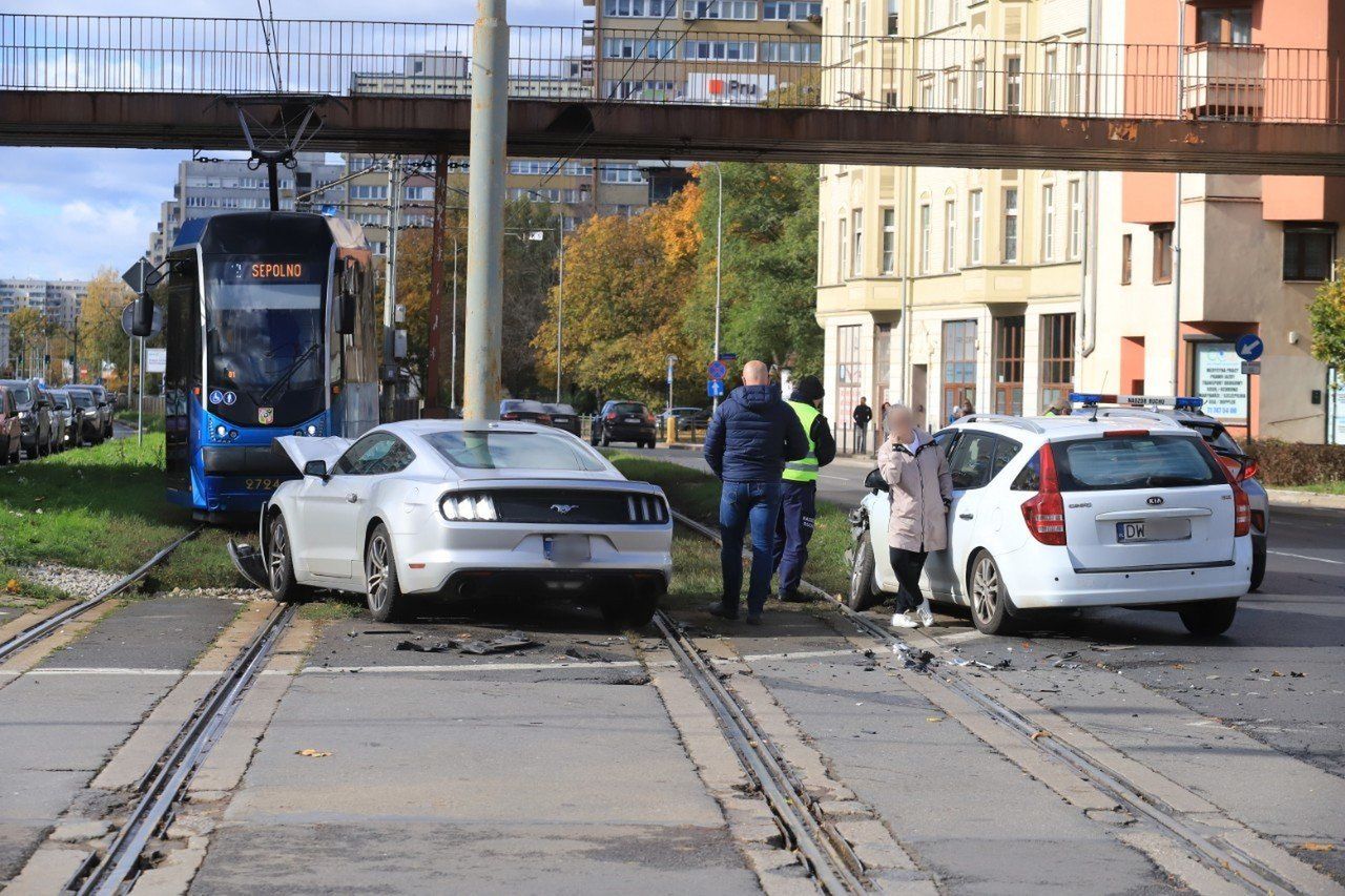 Wypadek mustanga we Wrocławiu