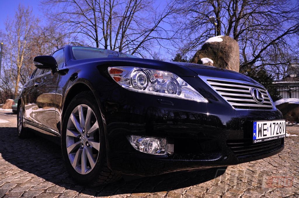 Lexus LS460 (Fot. Marcin Pogorzelski)