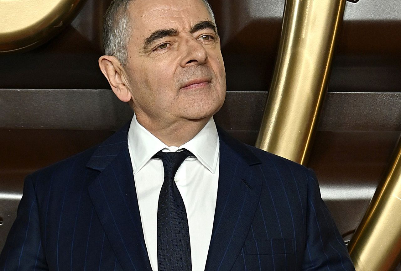 Rowan Atkinson uratował bliskich. Przejął stery samolotu