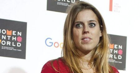 Kiepska stylizacja księżniczki Beatrice. Księżna Kate podobny zestaw nosiła o niebo lepiej