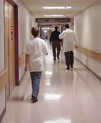 Zatrudnieni w ZOZ-ach będą pracować dłużej