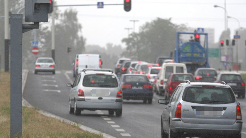 Gdyby tak wszystkich kierowców złapanych na fotoradar traktowano równie łagodnie jak komendanta z Kłobucka...