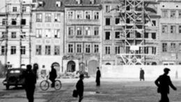 Zniszczony Rynek Starego Miasta tuż po podpisaniu kapitulacji stolicy w 1939 r.