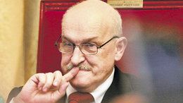 Jerzy Kropiwnicki zarzekał się wczoraj, że tylko poinformował łodzian o akcji promocyjnej MPK