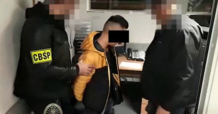 Dolnośląskie: policjanci z CBŚP rozbili gang przemytników ludzi