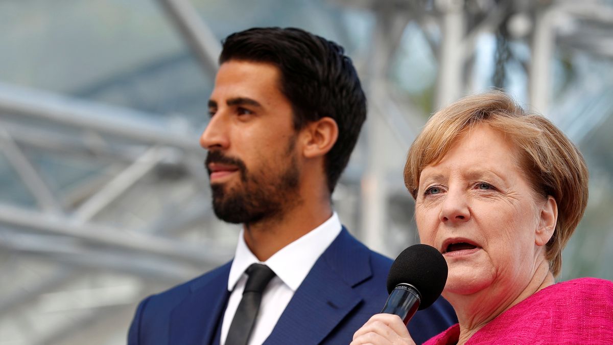 Angela Merkel raz jeszcze przyjęłaby uchodźców. Nadal będzie wywierać ...