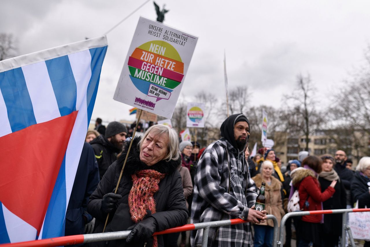 Skrajna prawica w Niemczech szybko rośnie w siłę. AfD może być w drodze po władzę