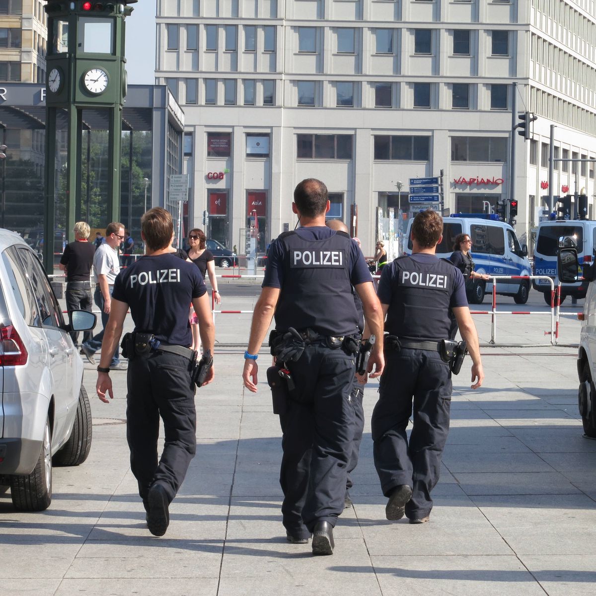Niemcy: Policjanci przyznają się do alkoholowej orgii