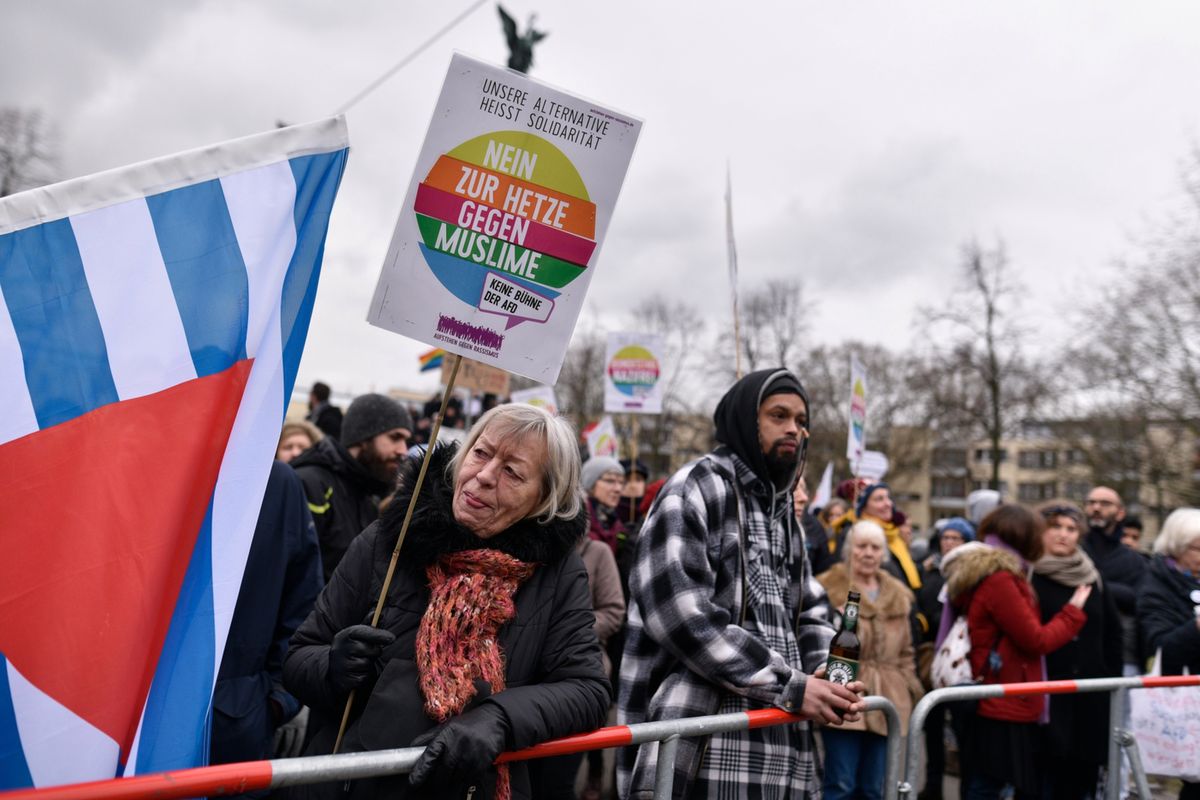 Skrajna prawica w Niemczech szybko rośnie w siłę. AfD może być w drodze po władzę