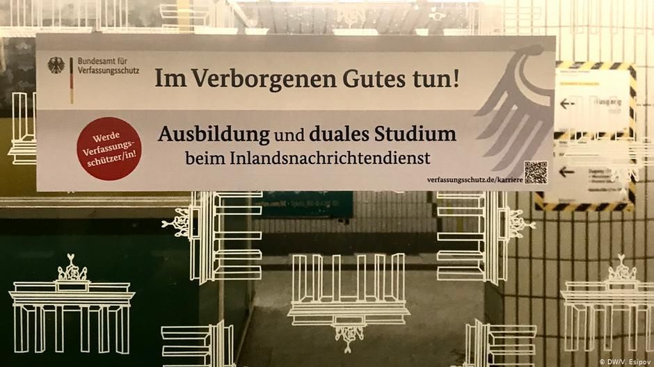 „W ukryciu czynić dobro!” – werbuje przyszłych pracowników Federalny Urząd Ochrony Konstytucji.