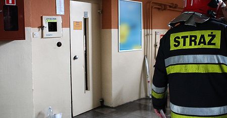 Szczecin: spadła winda z dwoma mężczyznami w środku