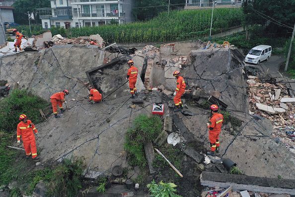 Trzęsienie ziemi w Chinach. Kilkanaście osób nie żyje